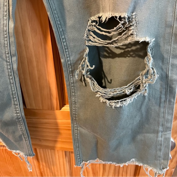 NWT Altar'd State Aubrielle Cropped Olive Green Distressed Jeans Sz 30 - Picture 6 of 9